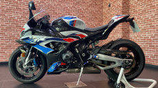 BMW M1000 RR